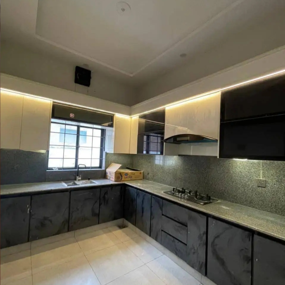 Premium House For Sale - Image 2